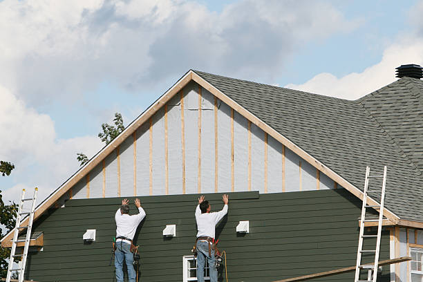 Professional Vinyl Siding technician working in Williamstown, NJ